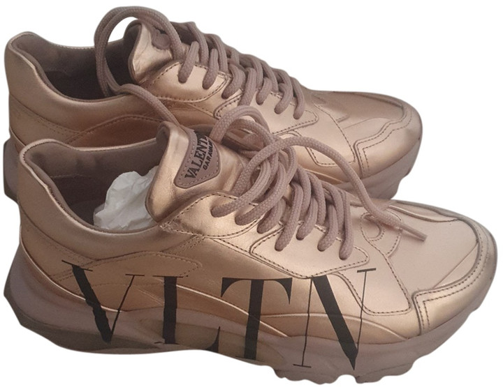 gold valentino trainers