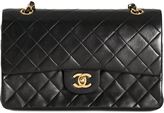 Chanel Vintage sac porté épaule 