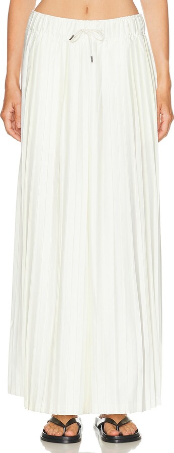 Nike Pleated Track Pant in Cream