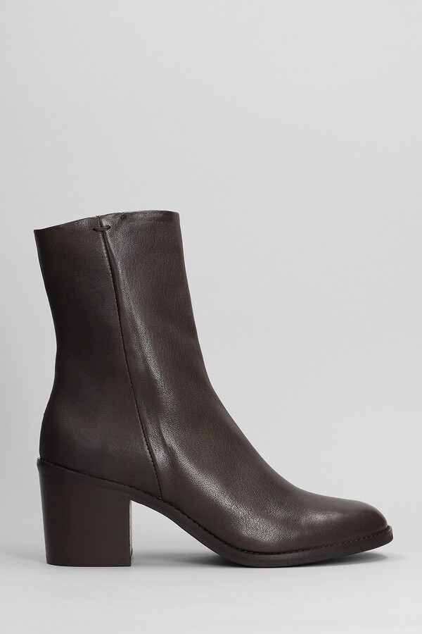 boot heels brown