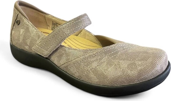 Revere Women Timaru Sandal In Champagne Angle