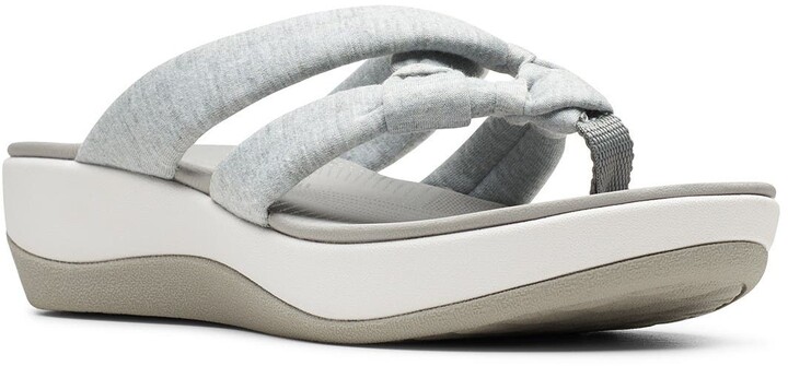 clarks cloudsteppers thongs
