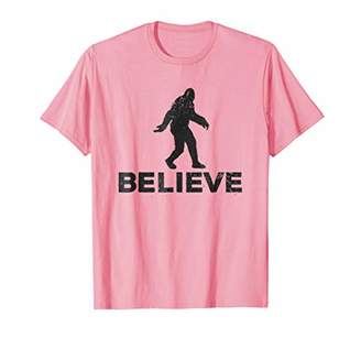I Believe in Bigfoot Sasquatch or Yeti Funny T-Shirt