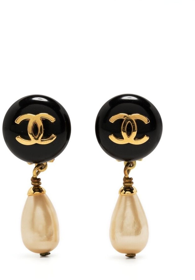 Chanel Pre-Owned 1996 CC turn-lock clip-on earrings