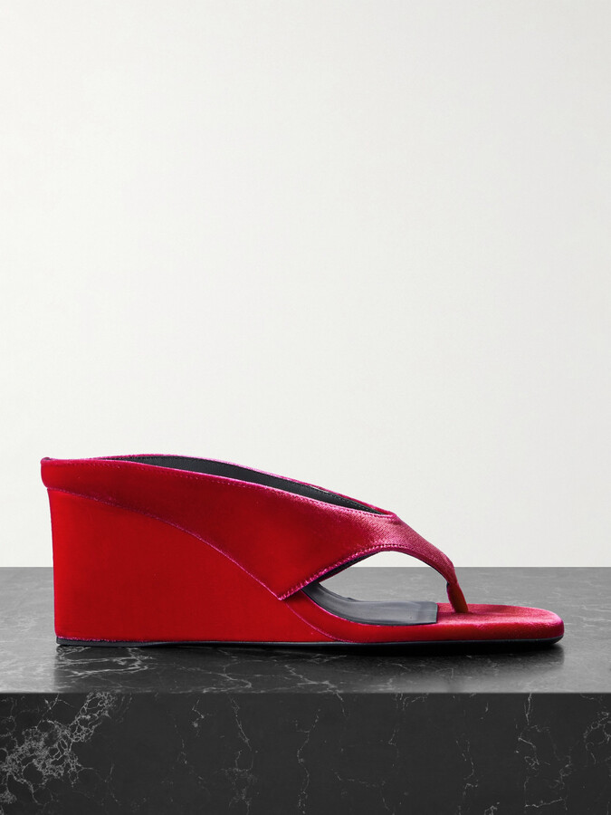 Alaïa - Tong 75 Velvet Wedge Sandals - Pink