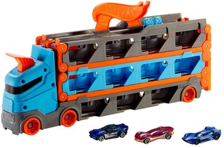 Hot Wheels Speedway Hauler Carrier with 3 Toy Cars