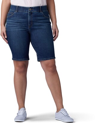 Lee Women's Plus Size Flex Motion Regular Fit 5 Pocket Bermuda Short
