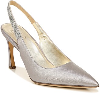 naturalizer gray pumps