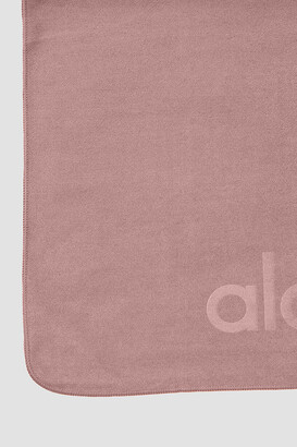 Alo Yoga Tie-Dye Grounded No-Slip Towel in Pink Tie Dye