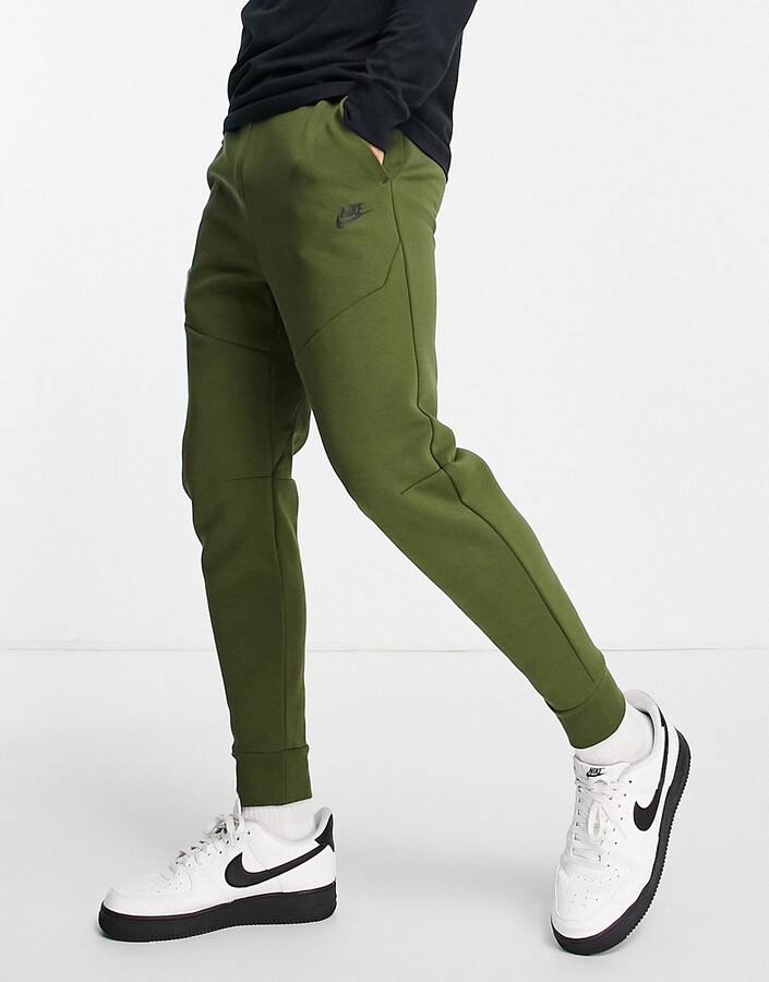 nike tech cargo pant