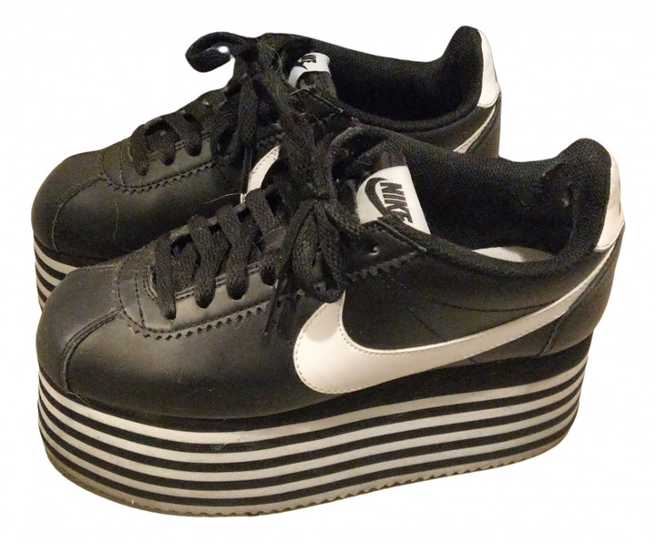 black nike platform sneakers