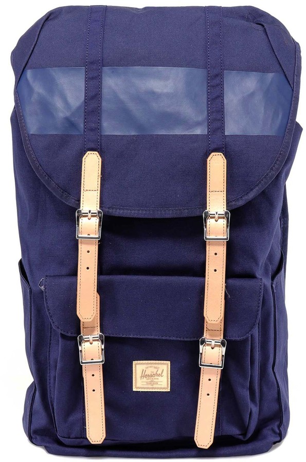 herschel supply co retreat backpack in black with rubberised straps