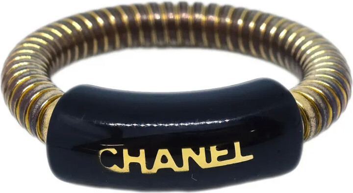 Chanel Pre Owned 2001 Logo Ring