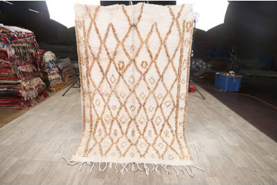 Rugsource One-of-a-Kind Hand-Knotted 1980s 5' x 7'7\