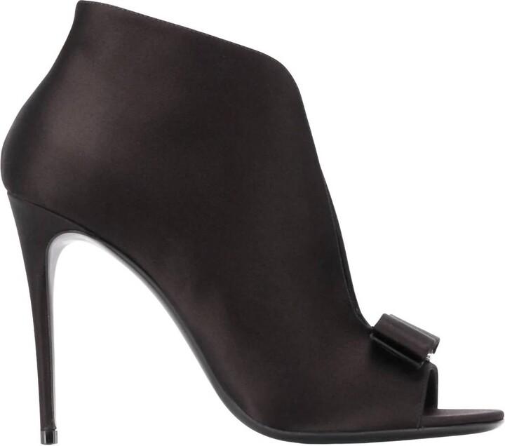 Ferragamo Women's Vara Bow Pumps In Black