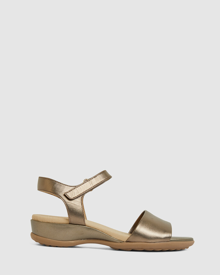 wide steps sandals