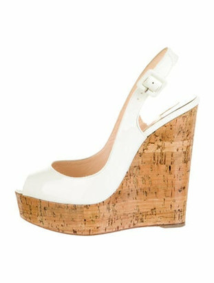 white wedge shoes closed toe
