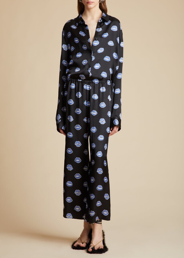 KHAITE The Mindy Pant in Black with Cornflower Lip Print