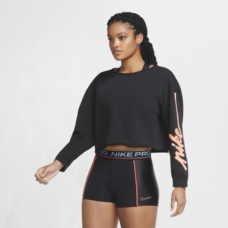 nike crop top outfit