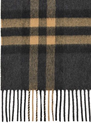 Burberry The Classic Cashmere Scarf in Check