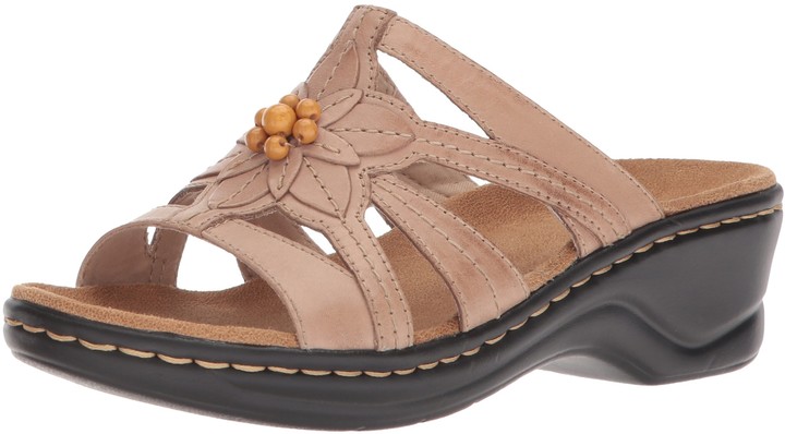amazon clarks sandals womens