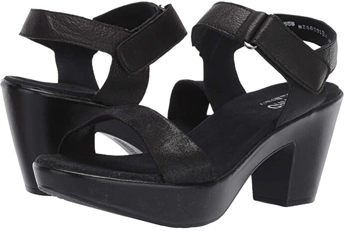 munro american sandals