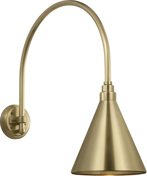 Visual Comfort Signature Academy Arched Conical Savannah Outdoor Wall Sconce in Brass, Size: 9 "