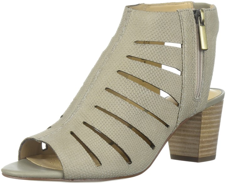 clarks artisan canada