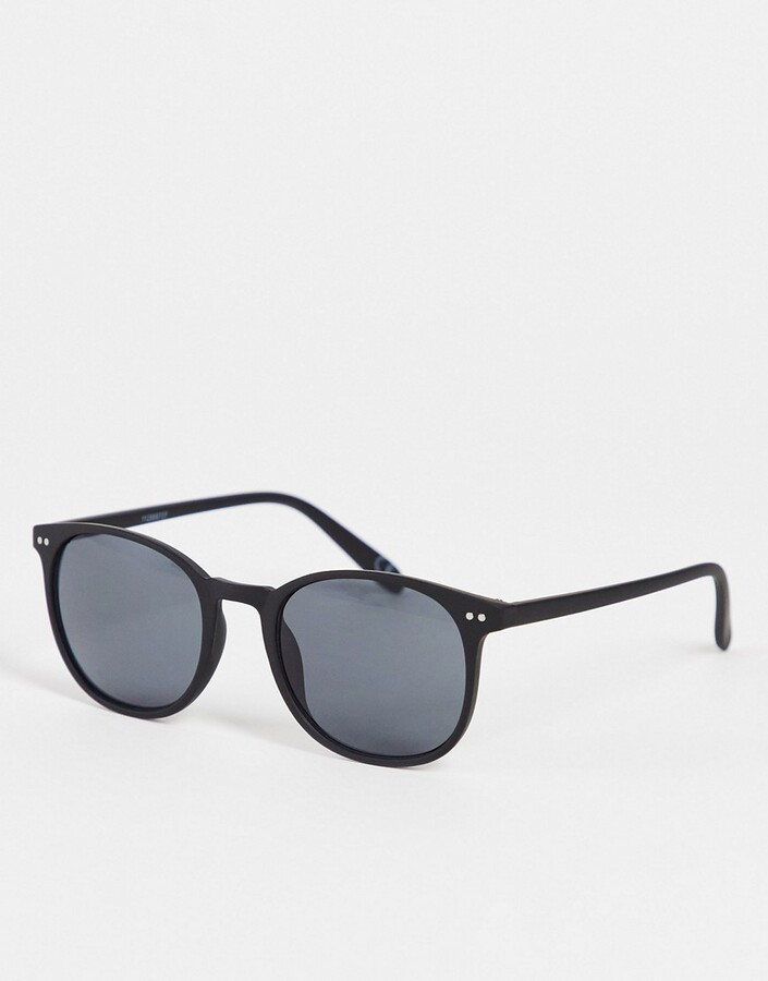 ASOS DESIGN frame round sunglasses in matte black with smoke lens