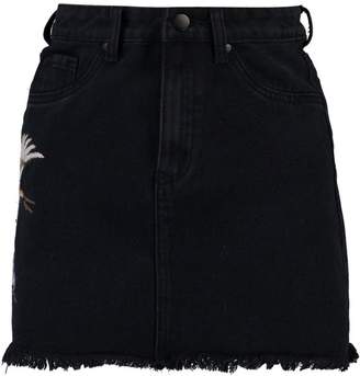 boohoo Petite Distressed Embroidered Denim Skirt