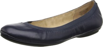 round toe bandolino flats