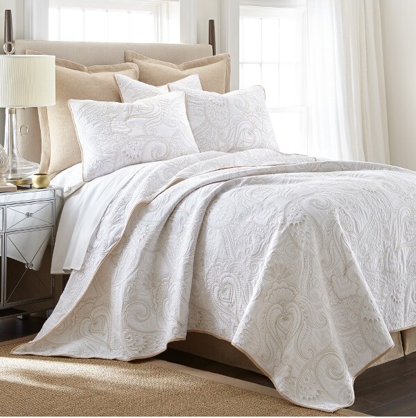 Perla White Paisley Quilt Set - Full/Queen Quilt and Two Standard Pillow Shams White - Levtex Home