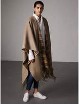 Burberry Poncho réversible en laine et cachemire à motif Vintage check