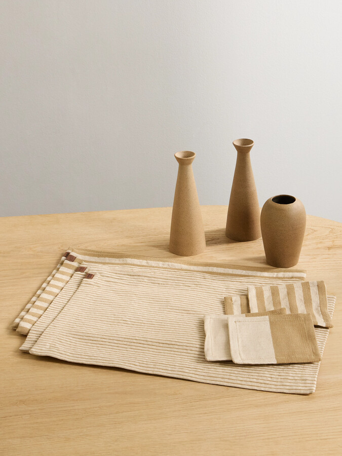 Hunting Season - Dining Set - Brown