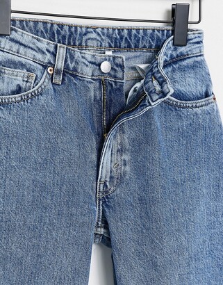 brugerdefinerede Muligt millimeter Monki Elsie cotton straight leg jeans with split hem in mid blue wash -  MBLUE - ShopStyle