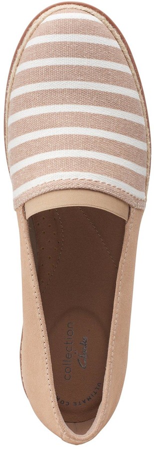 wide fit pumps clarks