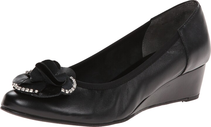 Walking Cradles Rose Petals Women's Abba