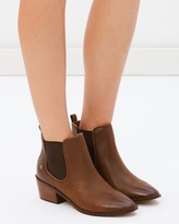 windsor smith ravee tan boot