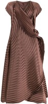 Thumbnail for your product : Issey Miyake Pleated Tie-Fastening Coat