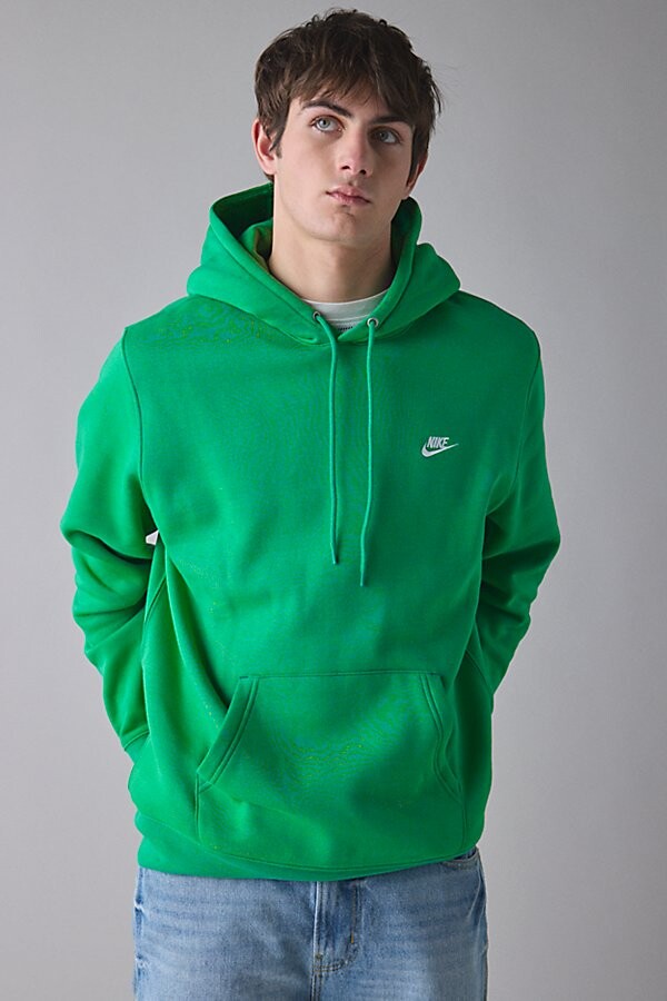 Nike Club Logo Fleece Pullover Hoodie Sweatshirt in Black