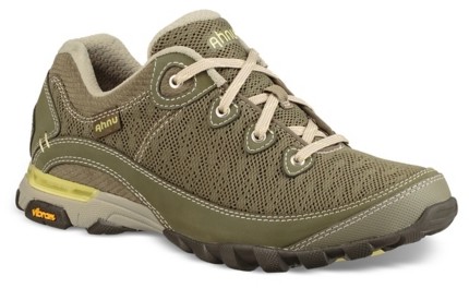 teva hiking shoes