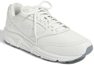 mens narrow athletic shoes