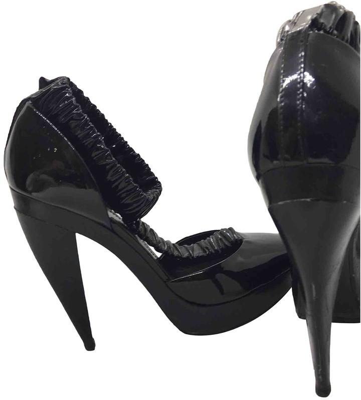 Burberry Black Patent leather Heels 