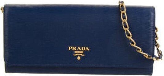 Prada Vitello Move Wallet on Chain