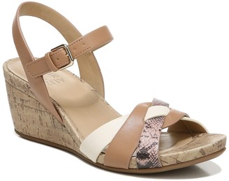 naturalizer sandals wide width