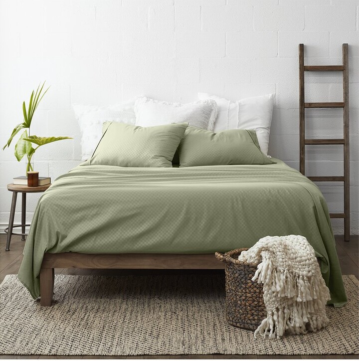 Home Collection Premium Checkered Embossed 4Pc Bed Sheet Set