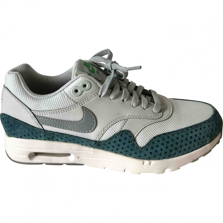 blue nike air trainers