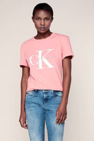 Calvin Klein T-shirt Rose Imprimé Log 