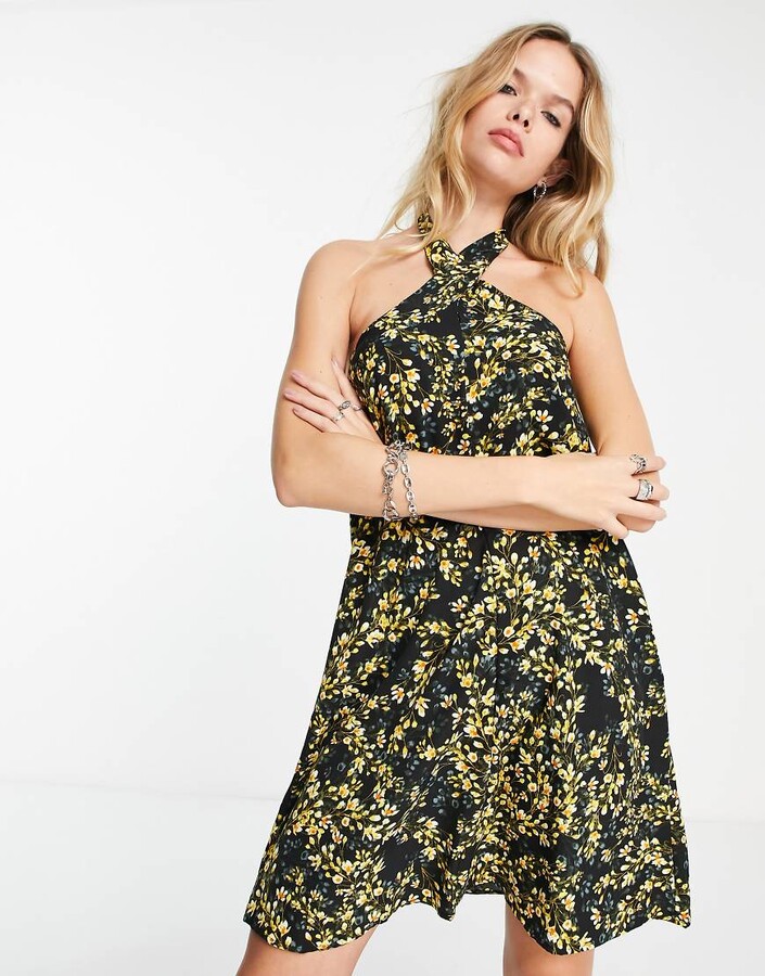 Dai E Atai Shinpin ヴィラ レディース ワンピース トップス Vila Halterneck Crossed Neck Smock Mini Dress In Dark Floral Print Multi Floral Atarashi I Kisetsu Bebakpost Com