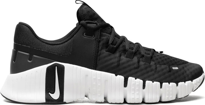 Free Metcon 5 "Black/White" sneakers